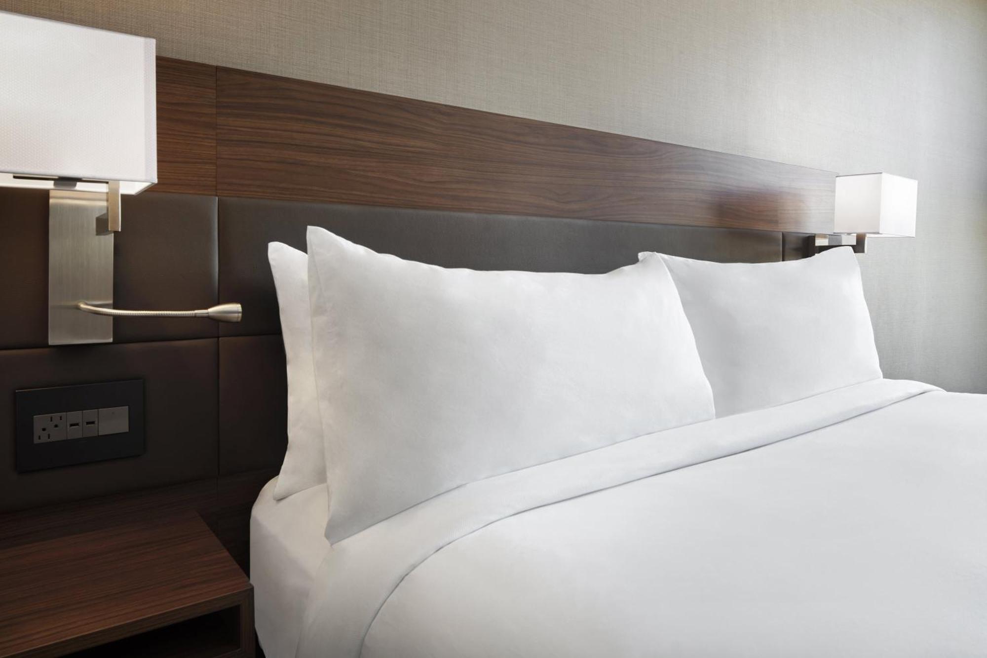 Ac Hotel By Marriott St. Louis Clayton Exteriör bild